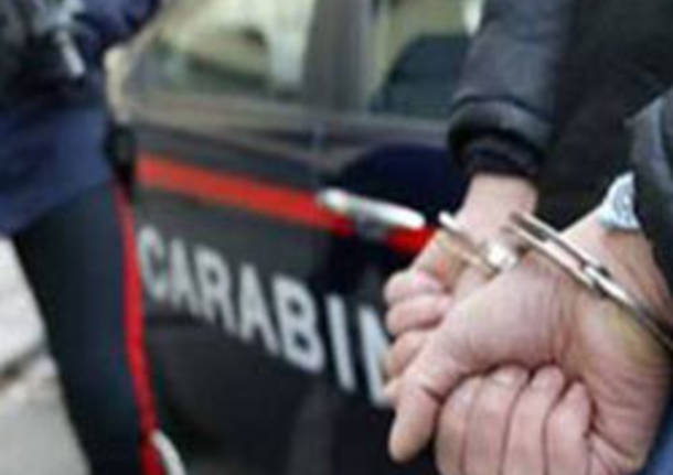 carabinieri apertura manette