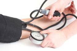 controllo pressione sanita medicina