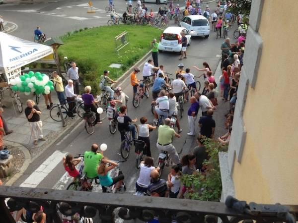 Pedalata in notturna a Biumo (inserita in galleria)