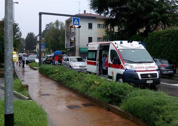 incidente ambulanza 118 casciago pioggia