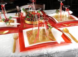 Una tavola di Natale "Usa e getta" (inserita in galleria)