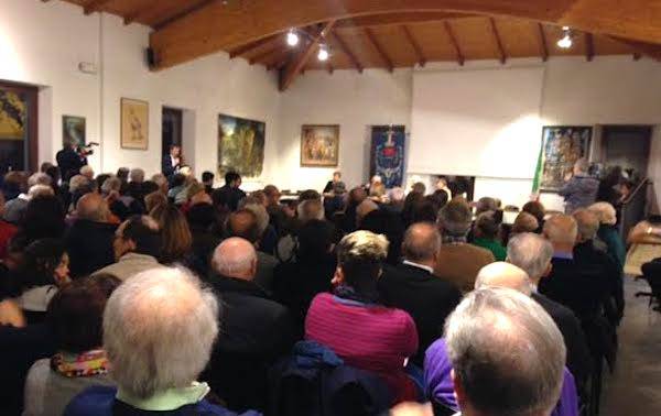 Presentazione della rivista Menta e Rosmarino alla sala consiliare del comune di Gavirate il 14 dicembre 2014