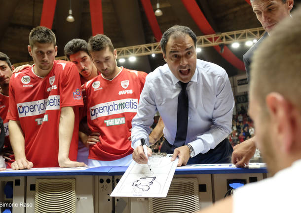basket pallacanestro openjobmetis varese pesaro serie a