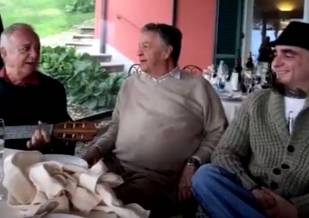 cochi e renato con j-ax laveno