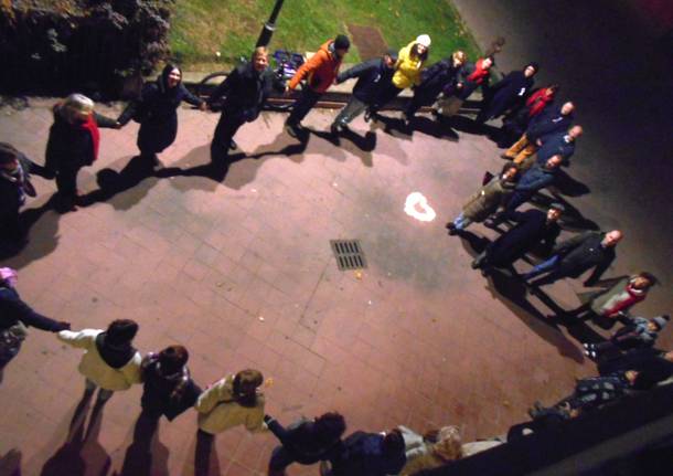 Tradate: fiaccolata contro la violenza sulle donne