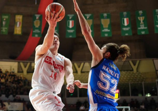 Openjobmetis Varese - Betaland Capo d'Orlando 81-82