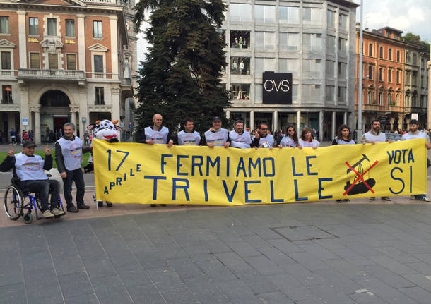 movimento 5 stelle flash mob varese referendum trivelle