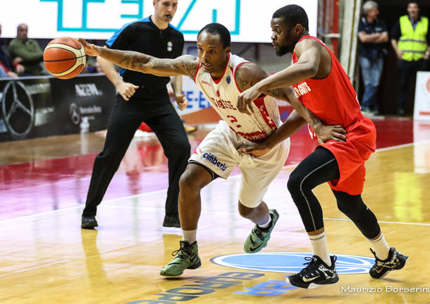 Openjobmetis Varese - Giants Anversa 105-93