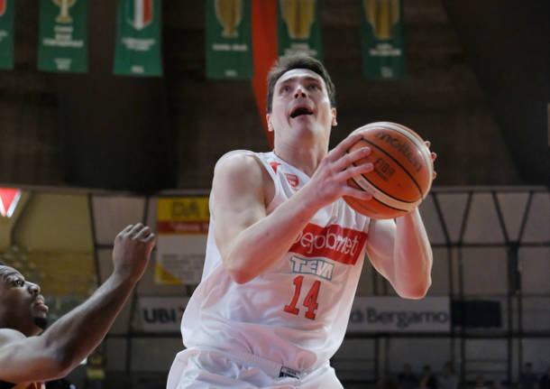 Openjobmetis Varese - Umana Venezia 79-68