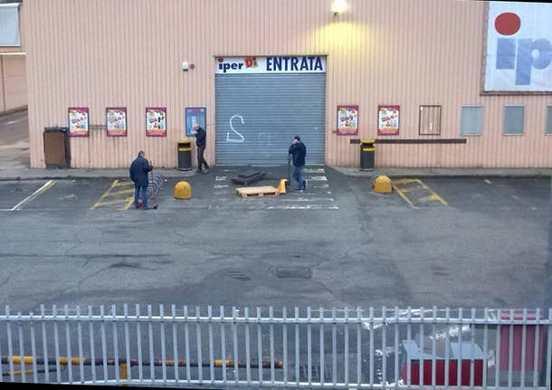 porto ceresio - supermercato iperdì