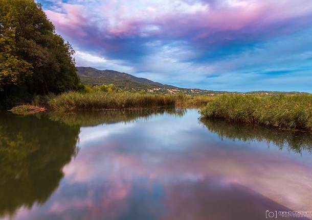 Tramonto dove fiume e lago si incontrano