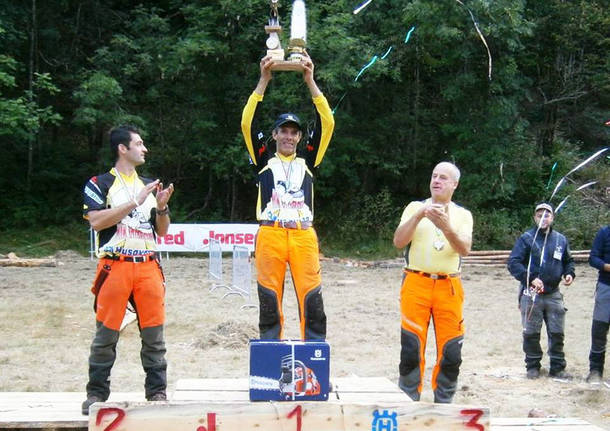 Arcisate - Massimiliano Biemmi campione dei boscaioli
