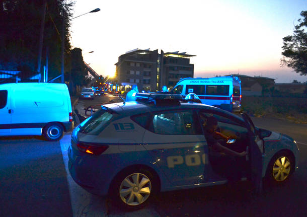 Fiamme in una casa abbandonata in via Ferrini