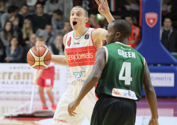 Openjobmetis Varese - Sidigas Avellino 77-79 dts