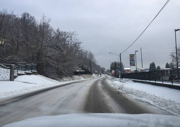 Neve sulla gallaratese tra Castronno, Albizzate e Cavaria