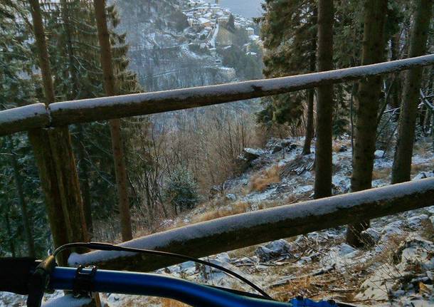 In bici in mezzo alla natura. Noi sporchiamo solo le ruote