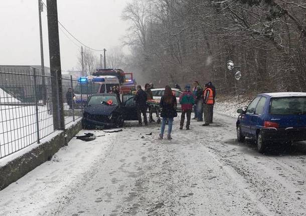 incidente laveno neve
