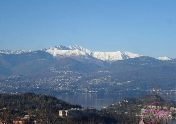 Lago e monti