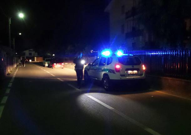 Ingranaggi sparsi sulla strada: danneggiate 4 auto