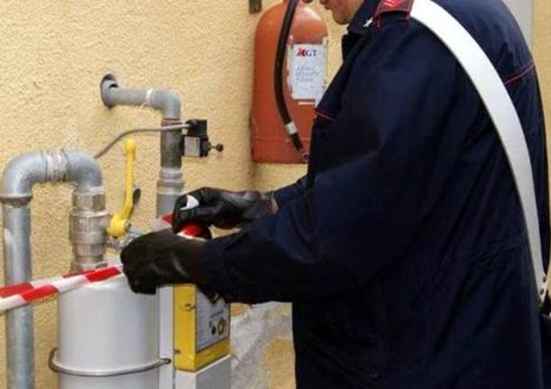 carabinieri contatori gas abusivi