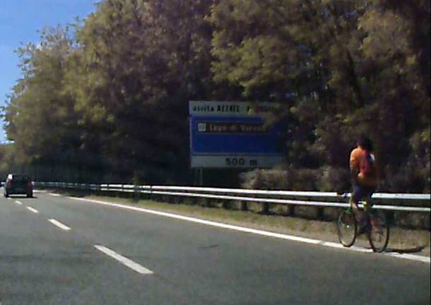 ciclista superstrada