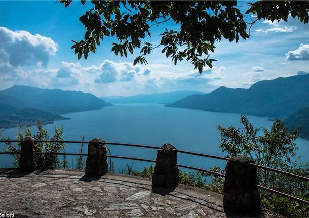 Balcone sul lago Maggiore