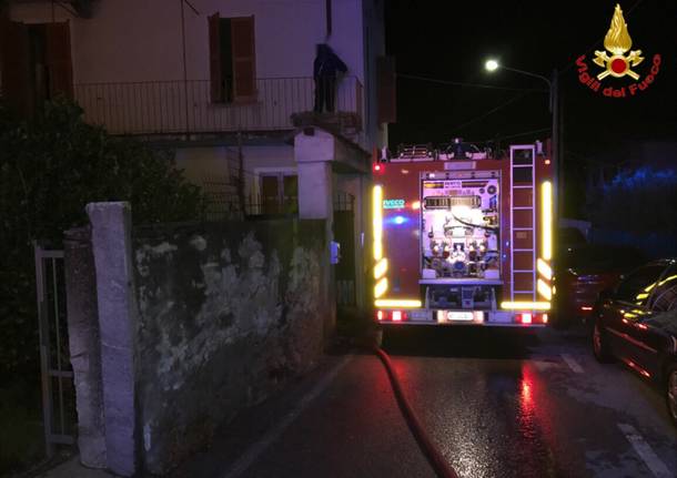 Incendio distrugge un appartamento a Brissago