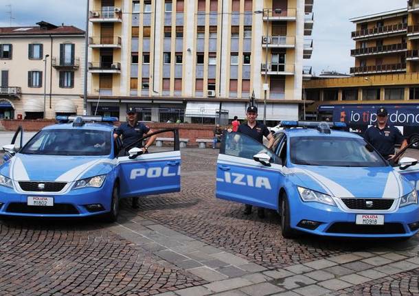 La polizia controlla piazze e stazioni Polizia como