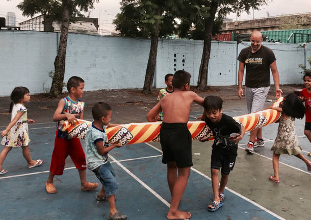 Thailandia quinto giorno: animatori per 200 bimbi
