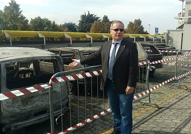 Fagioli sulla auto incendiate: \"E\' un attentato\"