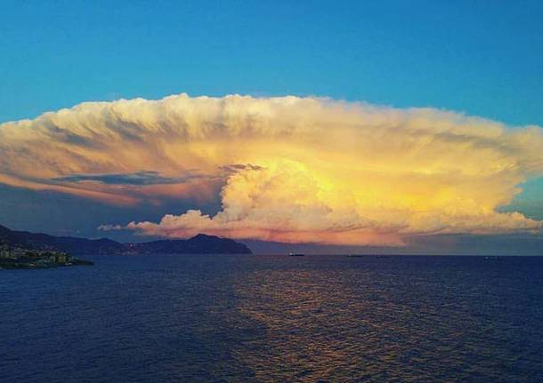 Il tramonto a Genova - foto di Roberto da Genova