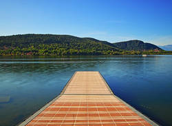 Un tuffo dal pontile
