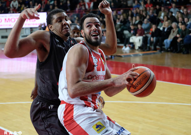 Openjobmetis Varese - Segafredo Bologna 85-90