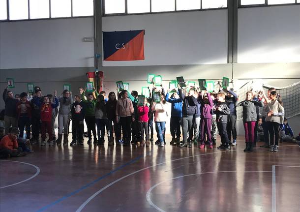 Festa di Natale alla primaria Locatelli di Varese