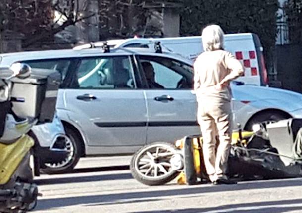 incidente postino via carlo noè