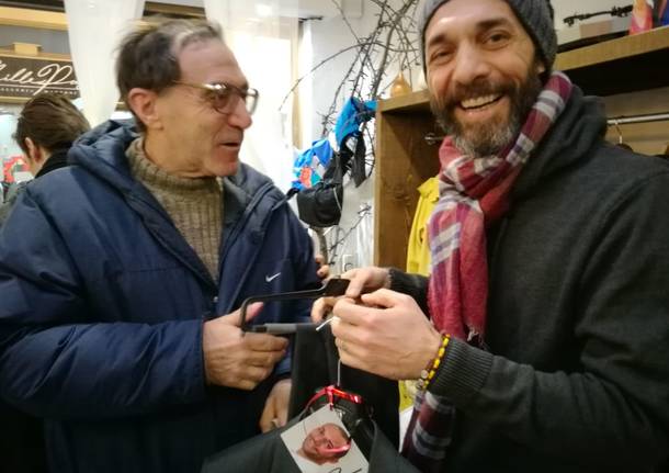Max Laudadio "commesso" per un giorno