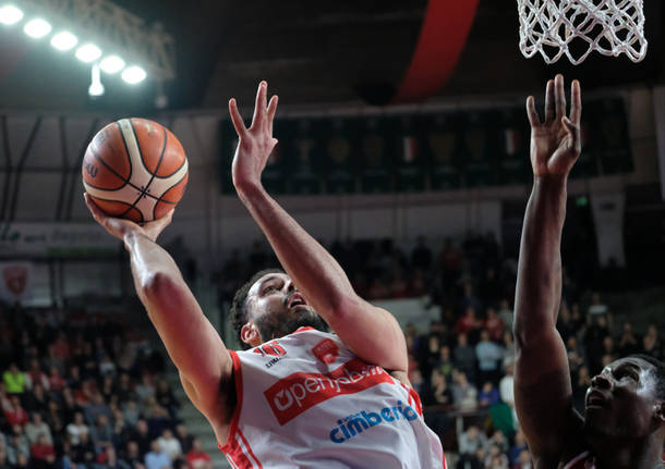 Openjobmetis Varese - VL Pesaro 88-68