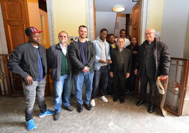 Delpini benedice la casa del migrante