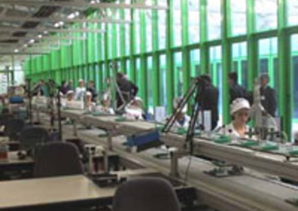lavoro lavoratrici lavoratori cobra fabbrica economia