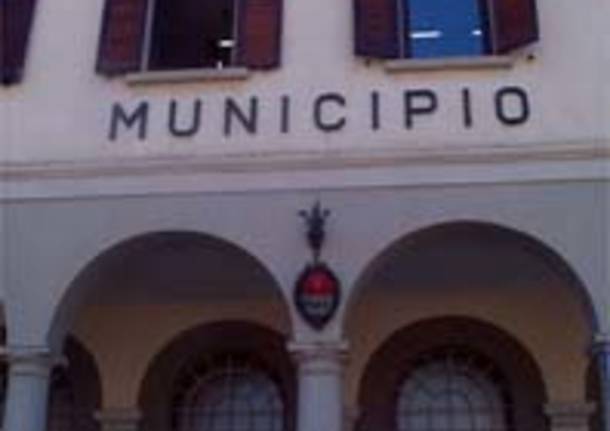 municipio comune gavirate facciata