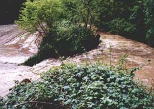 fiume bozzente argine esondazione straripamento alluvione