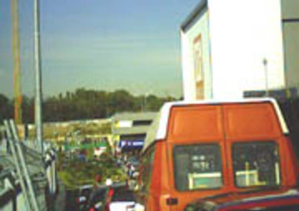 traffico strada coda fila ingorgo