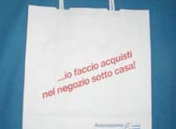 borsa carta ascom "io faccio acquisti sotto casa" piccoli negozi di vicinato commercio economia