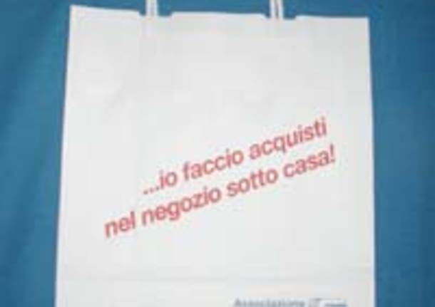 borsa carta ascom "io faccio acquisti sotto casa" piccoli negozi di vicinato commercio economia