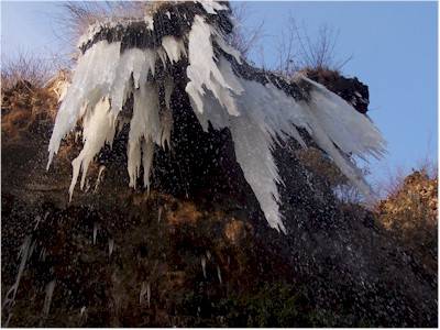 Il ghiaccio alle grotte della Valganna 2
