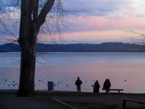 Lungolago di Gavirate al tramonto
