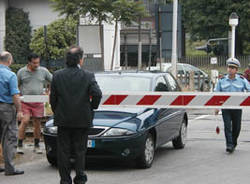 auto binari gazzada passaggio livello