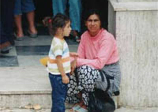 Bambina elemosina