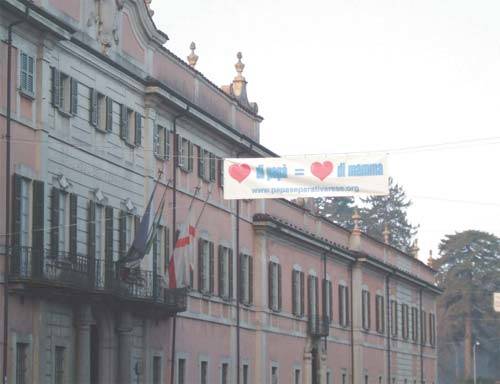 Un insolito striscione