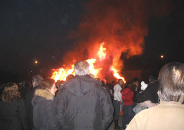 A Tradate il Falò di Sant'Antonio